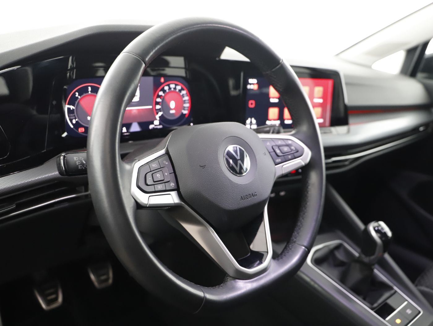 VW Golf VIII Var. 2.0 TDI Life | Bild 17 von 28