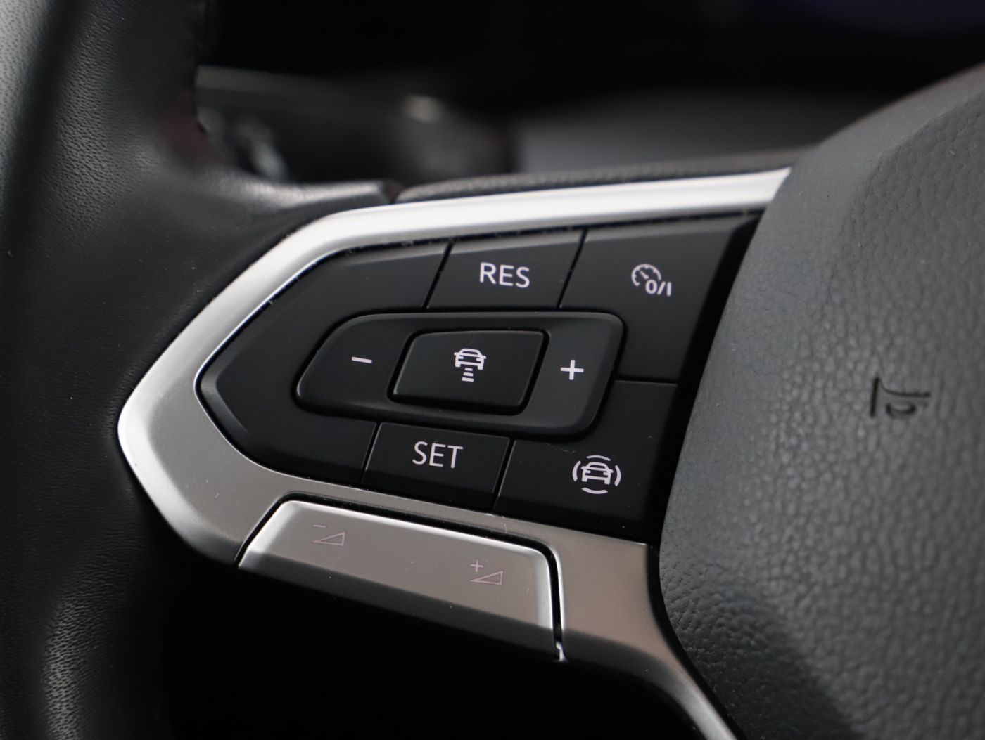 VW Golf VIII Var. 2.0 TDI Life | Bild 18 von 28