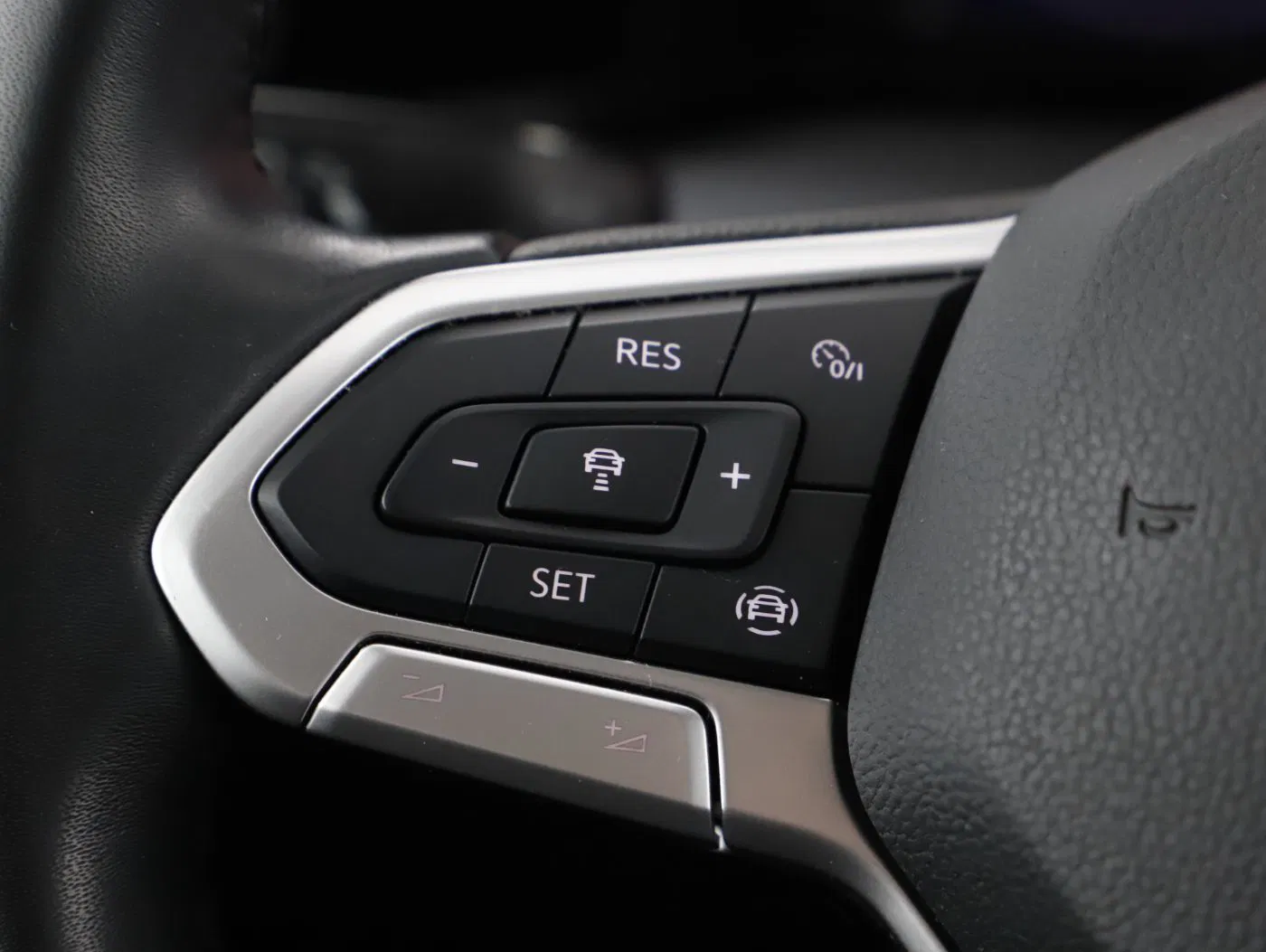 VW Golf VIII Var. 2.0 TDI Life | Bild 18 von 28