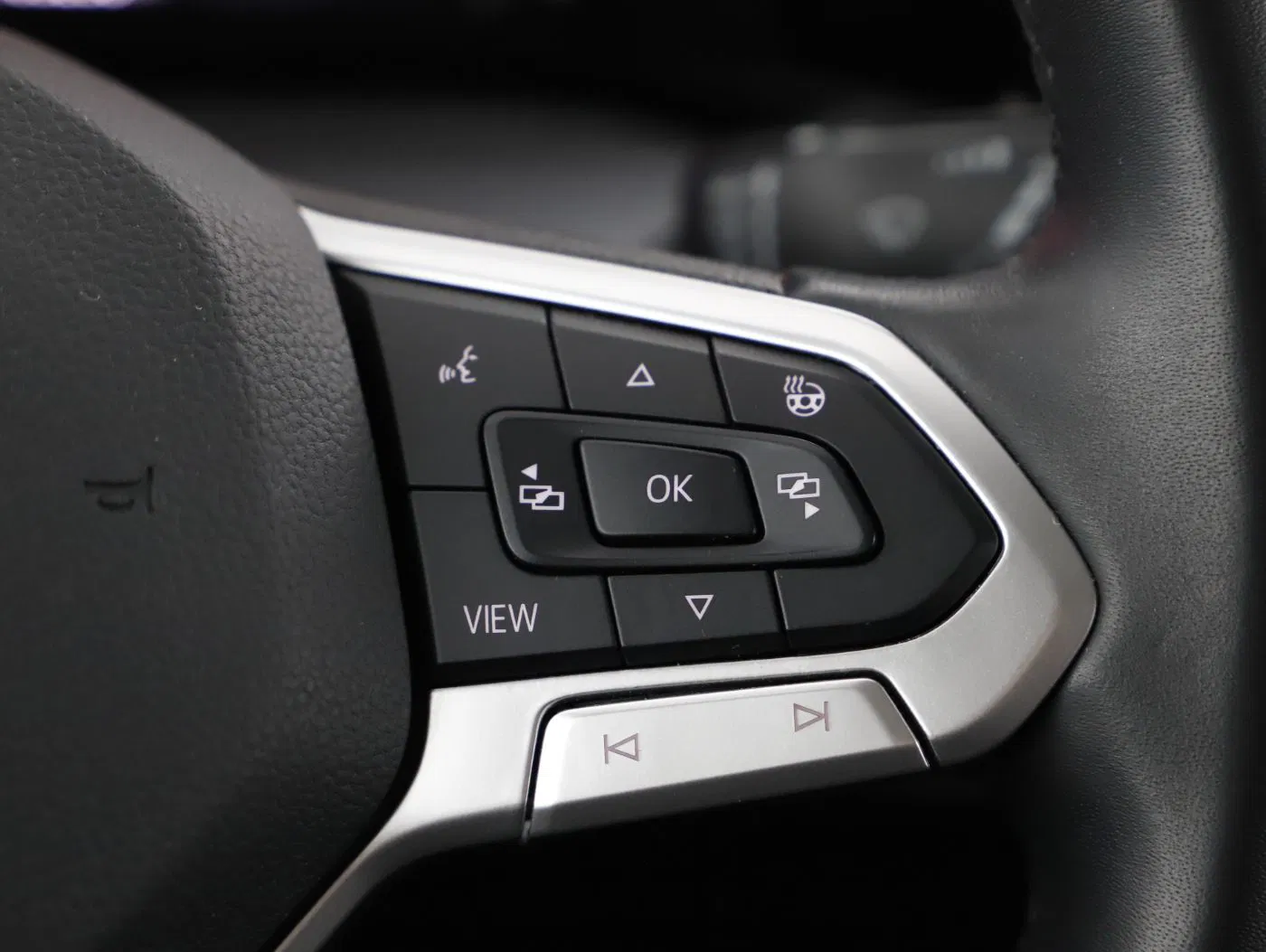 VW Golf VIII Var. 2.0 TDI Life | Bild 19 von 28