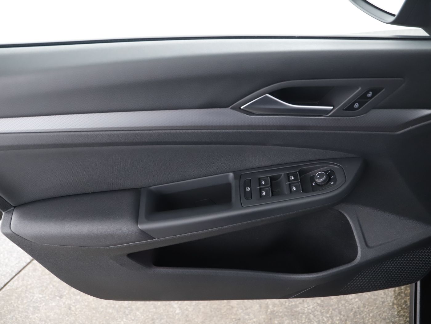 VW Golf VIII Var. 2.0 TDI Life | Bild 11 von 28