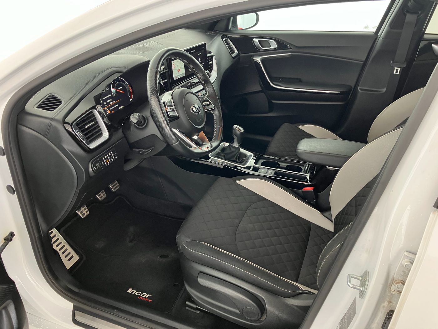 Kia ProCeed 1.6 CRDi GT-Line | Bild 9 von 31