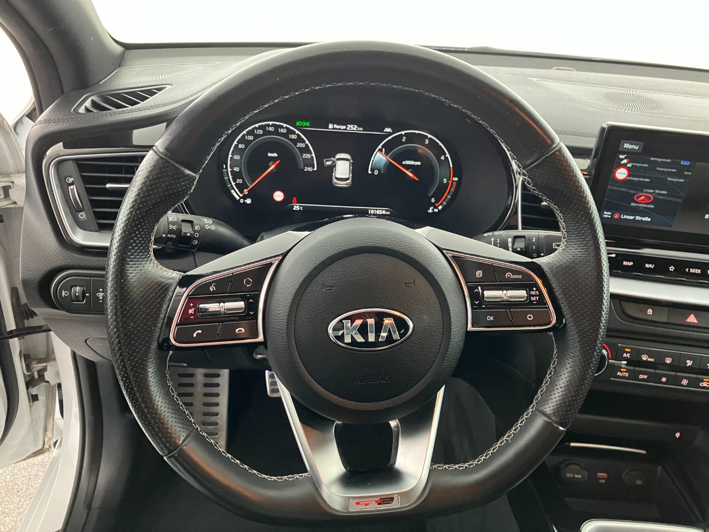 Kia ProCeed 1.6 CRDi GT-Line | Bild 13 von 31
