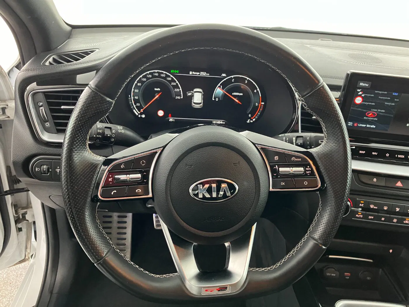 Kia ProCeed 1.6 CRDi GT-Line | Bild 13 von 31