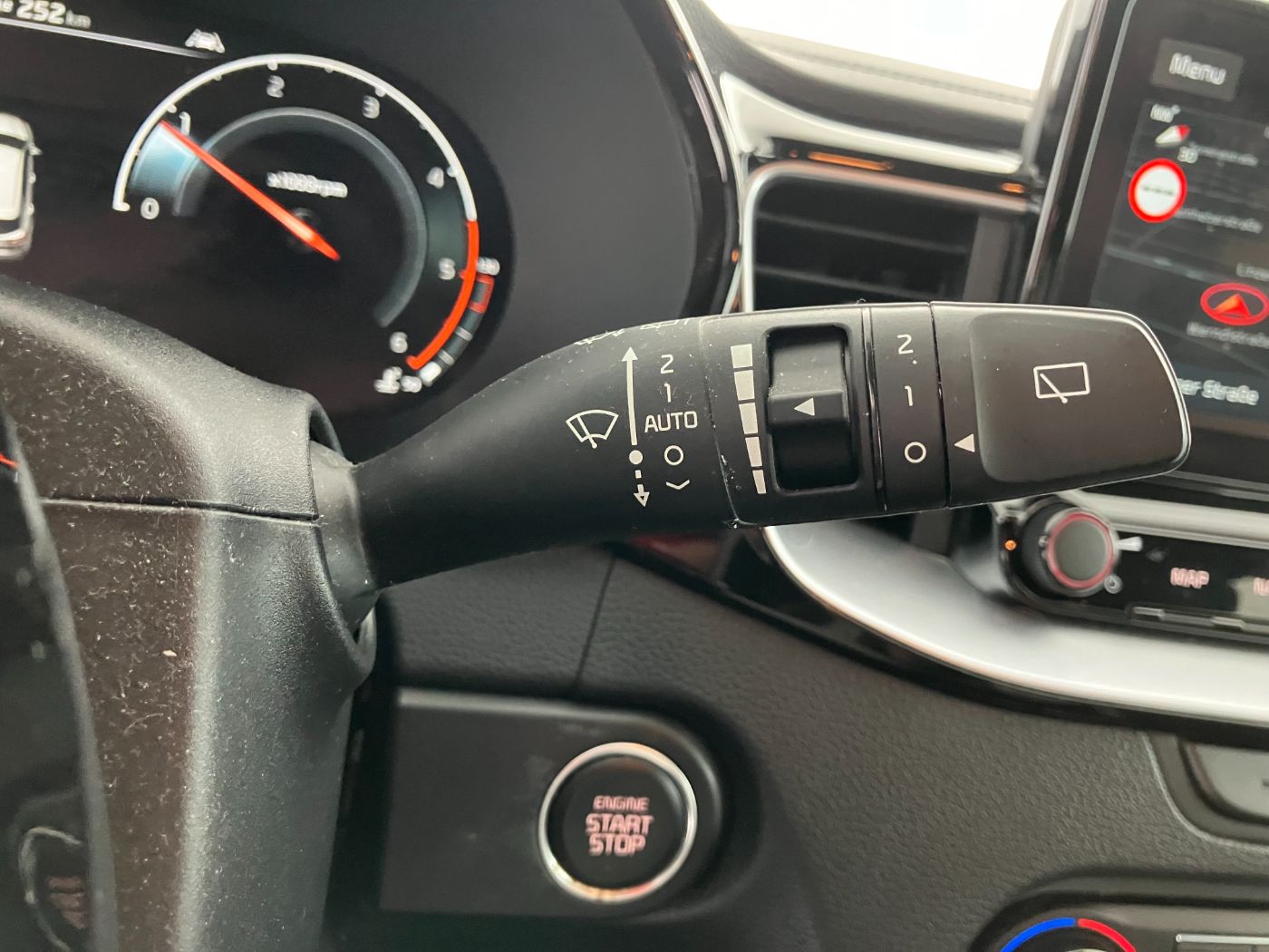 Kia ProCeed 1.6 CRDi GT-Line | Bild 28 von 31