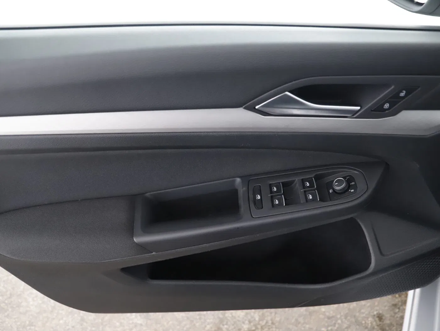 VW Golf VIII Var. 2.0TDI Life DSG | Bild 7 von 23