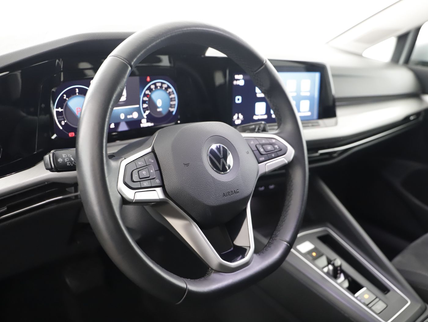 VW Golf VIII Var. 2.0TDI Life DSG | Bild 12 von 23