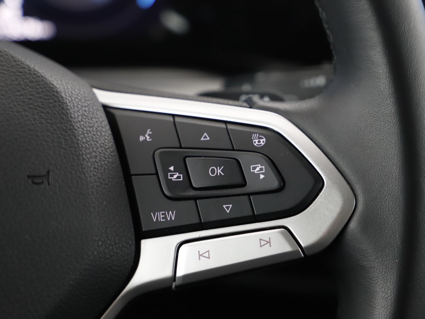 VW Golf VIII Var. 2.0TDI Life DSG | Bild 15 von 23
