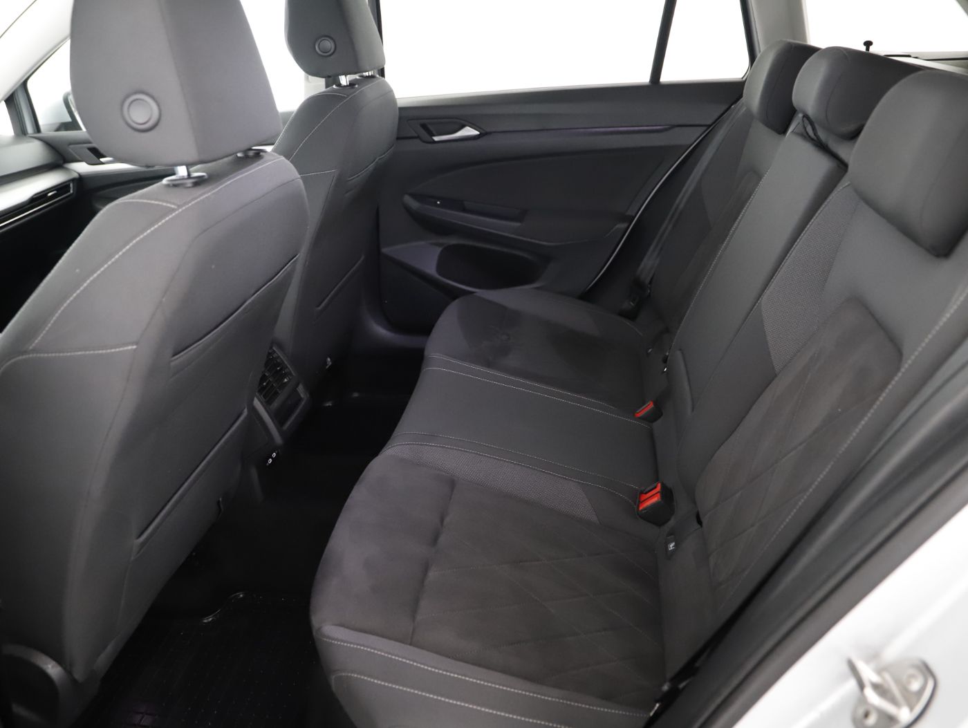 VW Golf VIII Var. 2.0TDI Life DSG | Bild 21 von 23