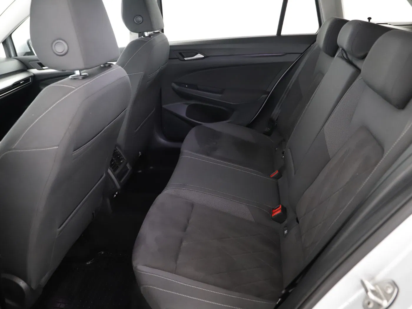 VW Golf VIII Var. 2.0TDI Life DSG | Bild 21 von 23
