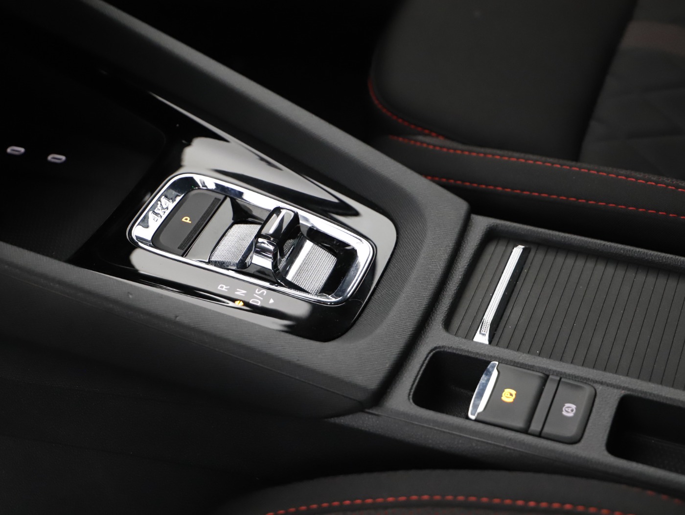 Skoda Octavia Combi 2.0 TDI 4X4 RS Aut. | Bild 14 von 23