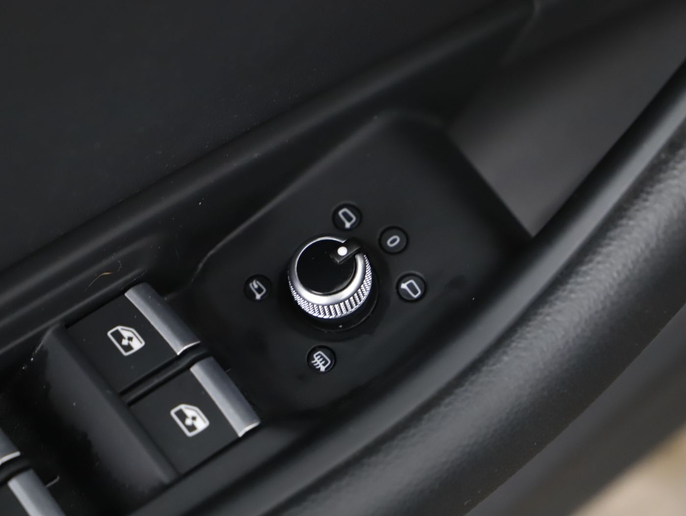 Audi A4 Avant 30 TDI Aut. | Bild 12 von 28