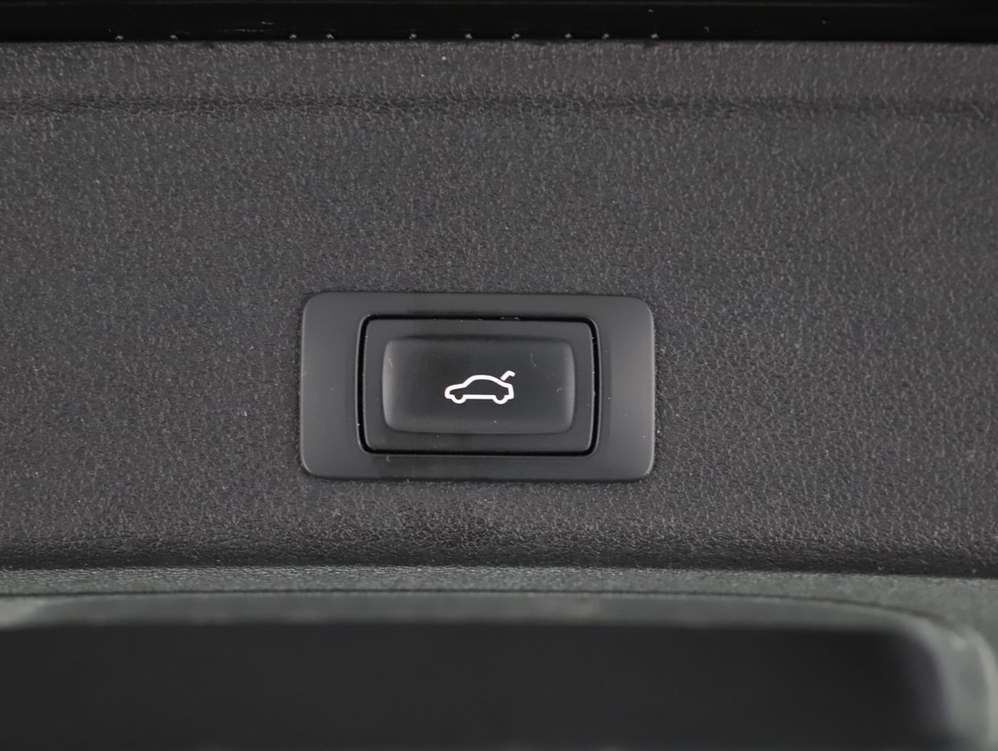 Audi A4 Avant 30 TDI Aut. | Bild 27 von 28