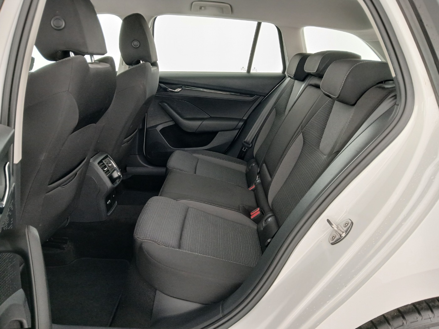 Skoda Octavia Combi 1.0 TSI e-TEC Ambition | Bild 26 von 27