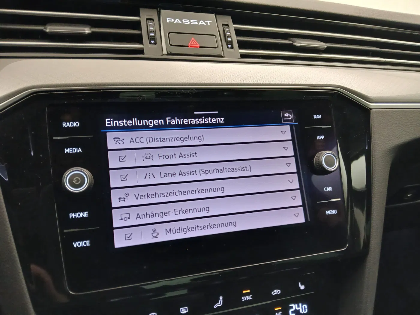 VW Passat 1.5 TSI BMT Business | Bild 22 von 29