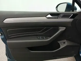VW Passat Business 1.5 TSI | Thumbnail 8 von 29