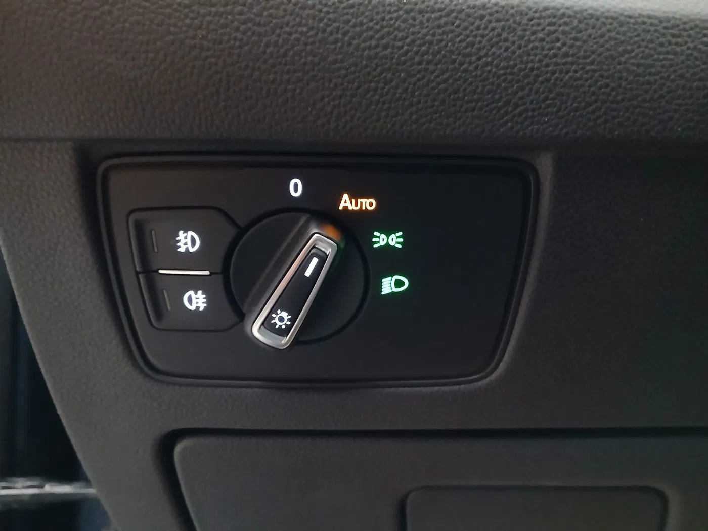 VW Passat 1.5 TSI BMT Business | Bild 12 von 29