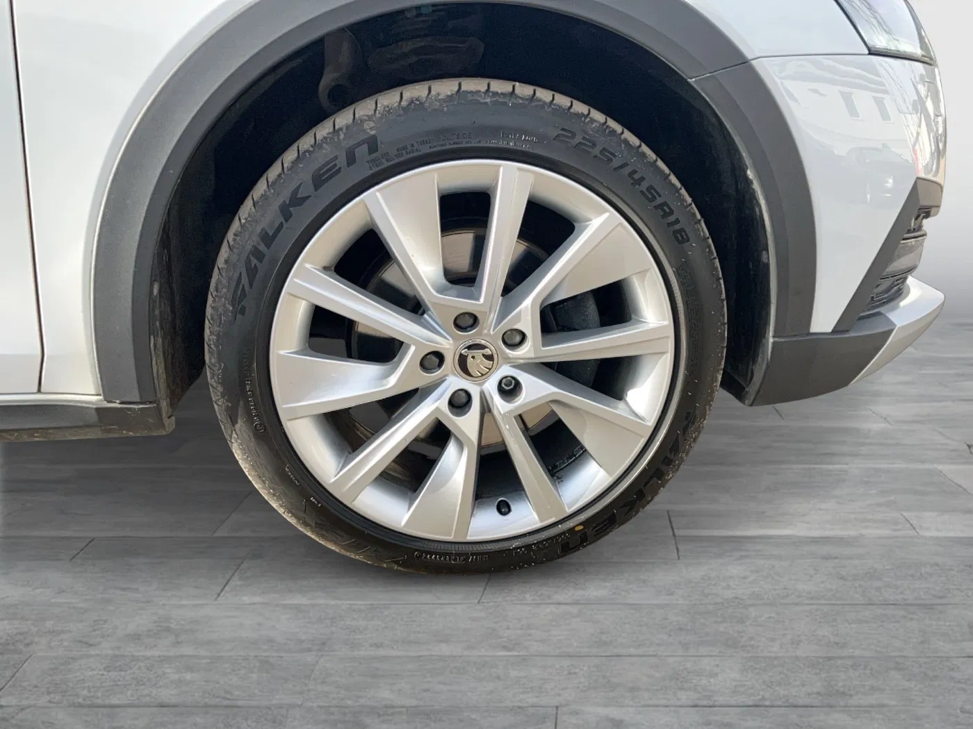 Skoda Octavia Combi 2.0 TDI Scout | Bild 9 von 27