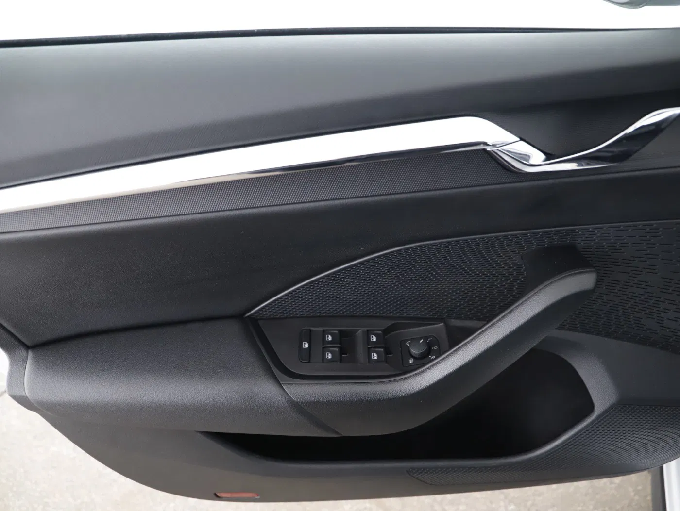 Skoda Octavia Combi 2.0 TDI Scout | Bild 10 von 27