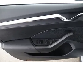 Skoda Octavia Combi 2.0 TDI Scout | Thumbnail 10 von 27