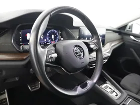 Skoda Octavia Combi 2.0 TDI Scout | Thumbnail 14 von 27
