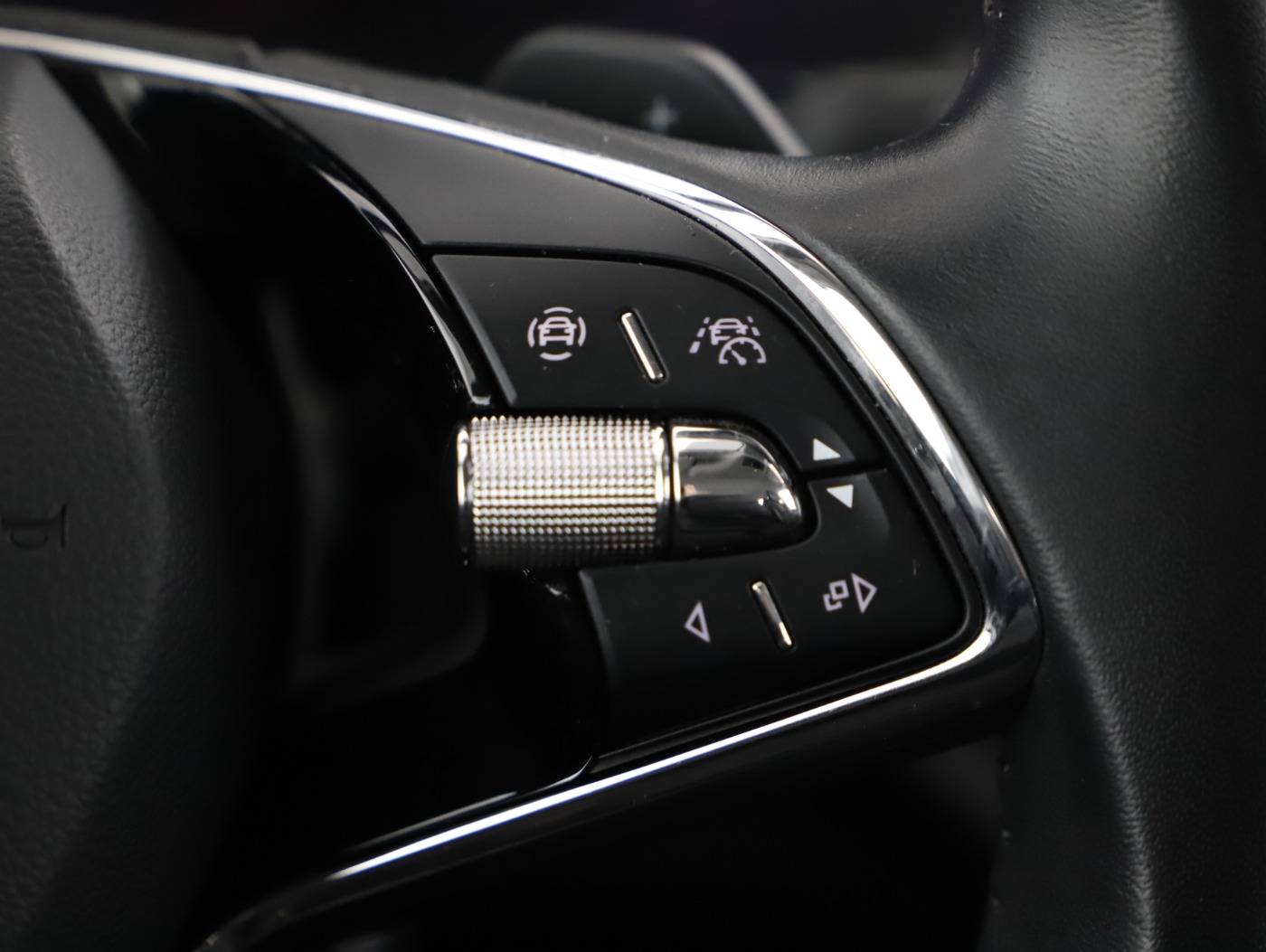 Skoda Octavia Combi 2.0 TDI Scout | Bild 18 von 27