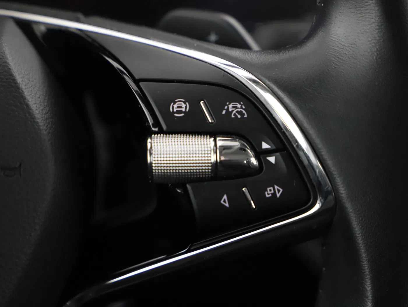 Skoda Octavia Combi 2.0 TDI Scout | Bild 18 von 27