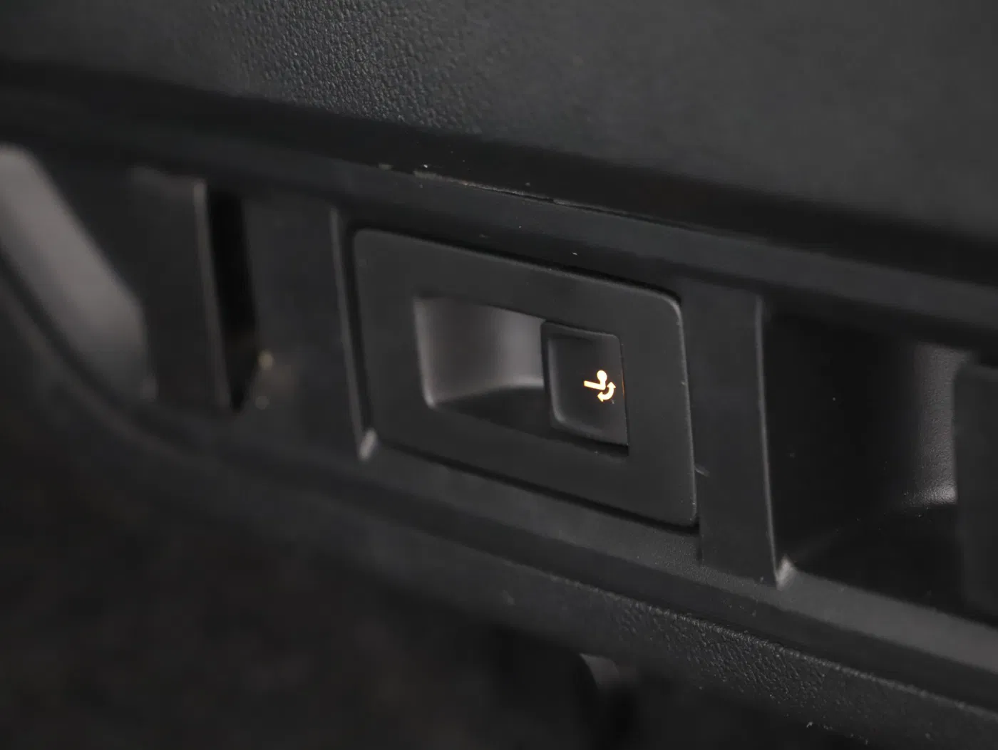 Skoda Octavia Combi 2.0 TDI Scout | Bild 26 von 27