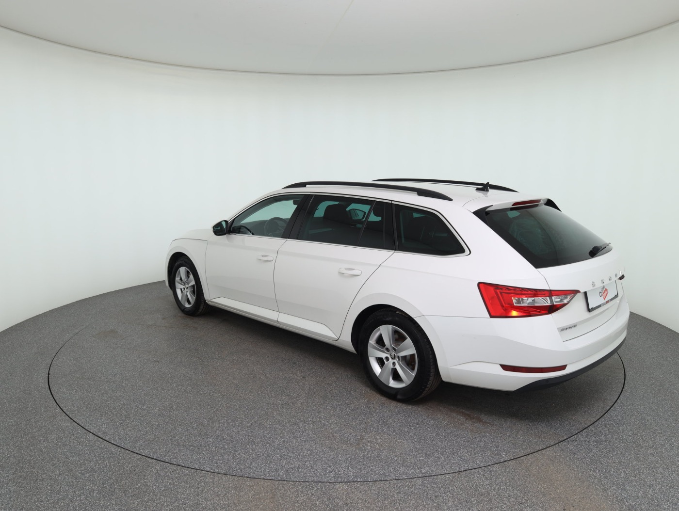 Skoda Superb Combi 2.0 TDI Ambition | Bild 8 von 30