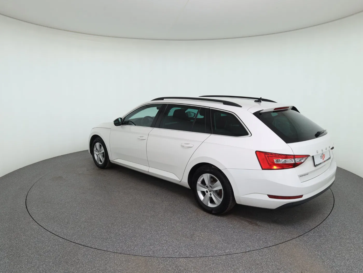 Skoda Superb Combi 2.0 TDI Ambition | Bild 8 von 30