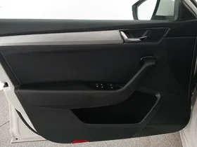 Skoda Superb Combi 2.0 TDI Ambition | Thumbnail 11 von 30