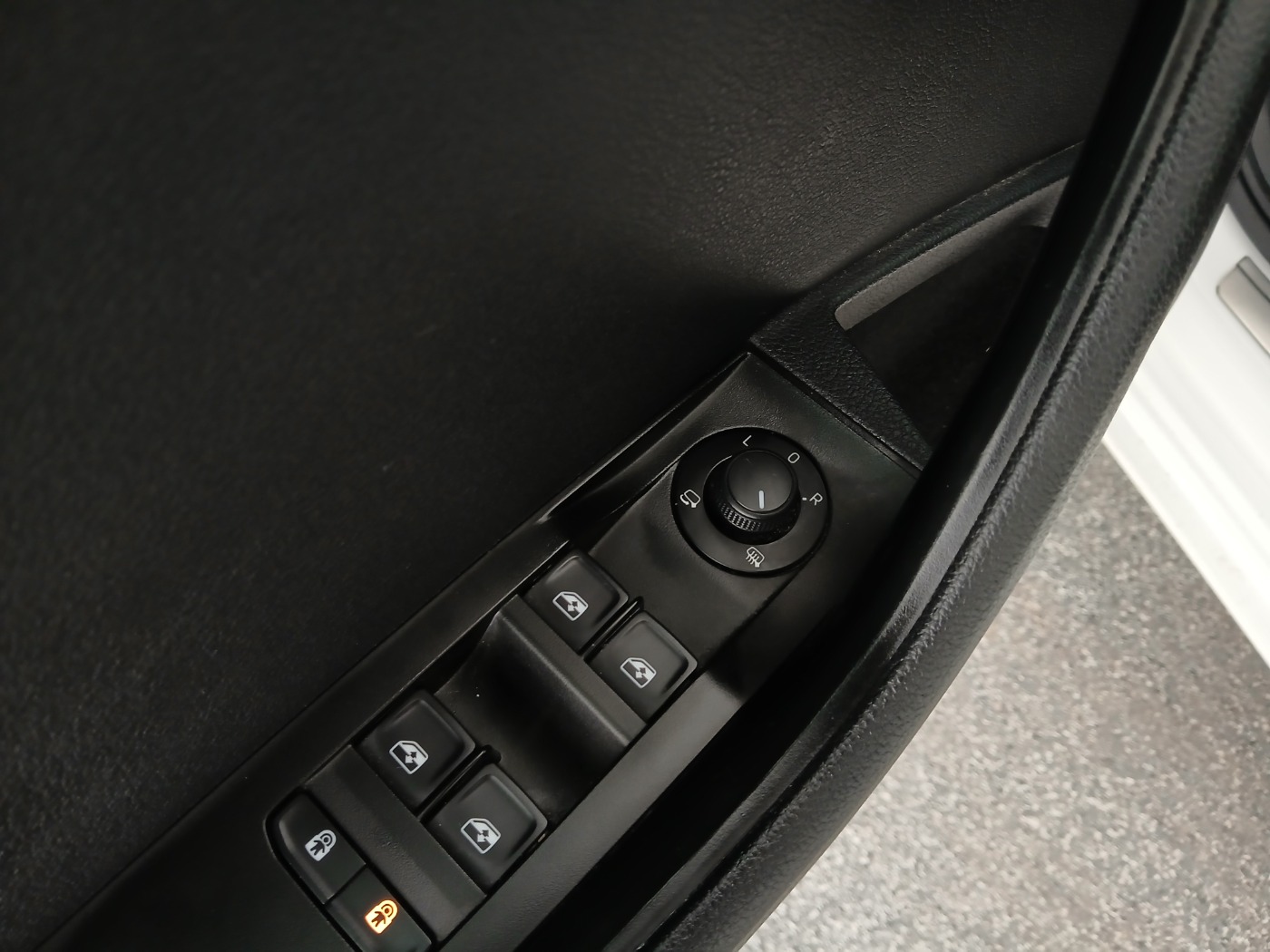 Skoda Superb Combi 2.0 TDI Ambition | Bild 12 von 30