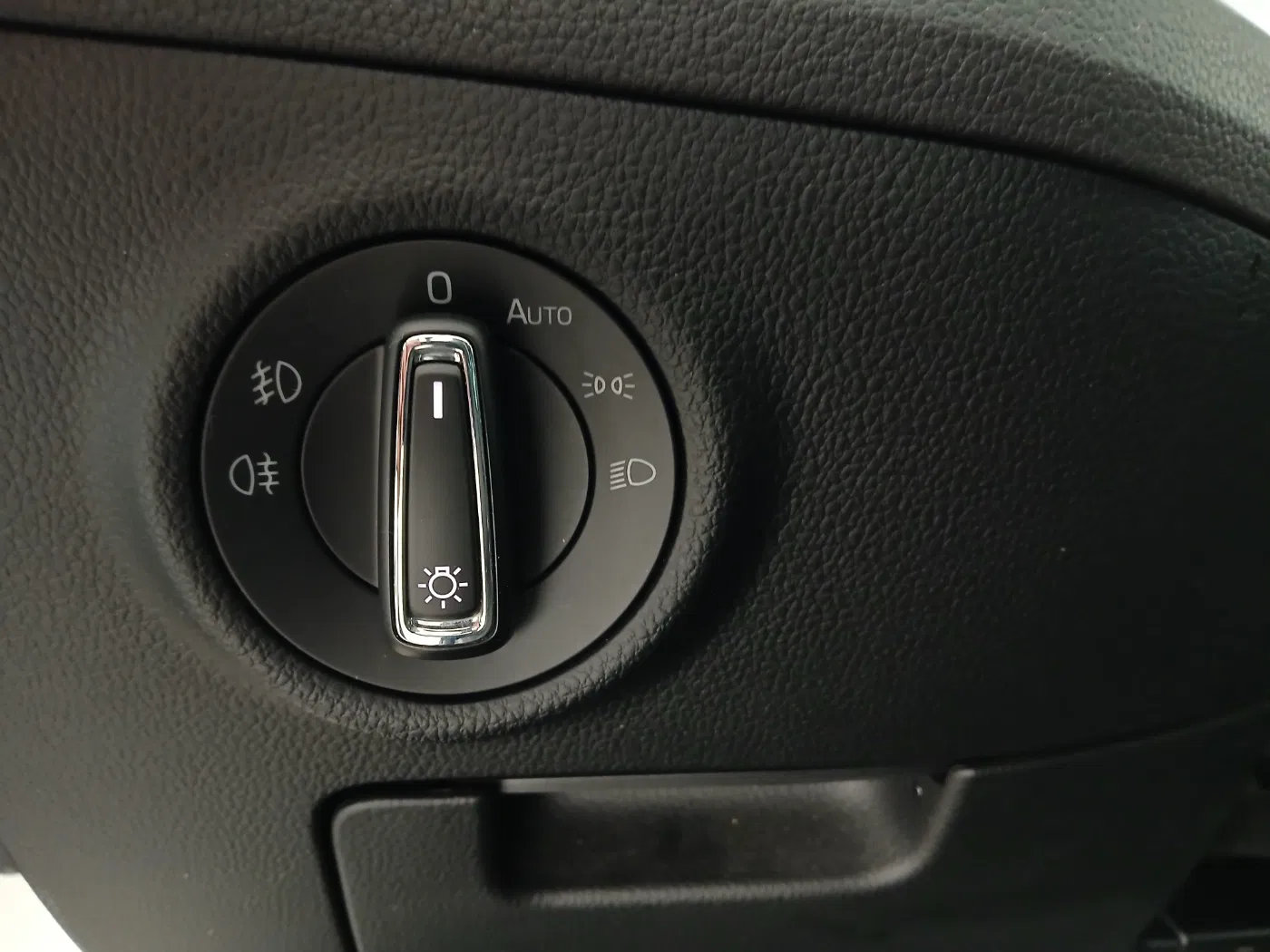 Skoda Superb Combi 2.0 TDI Ambition | Bild 13 von 30