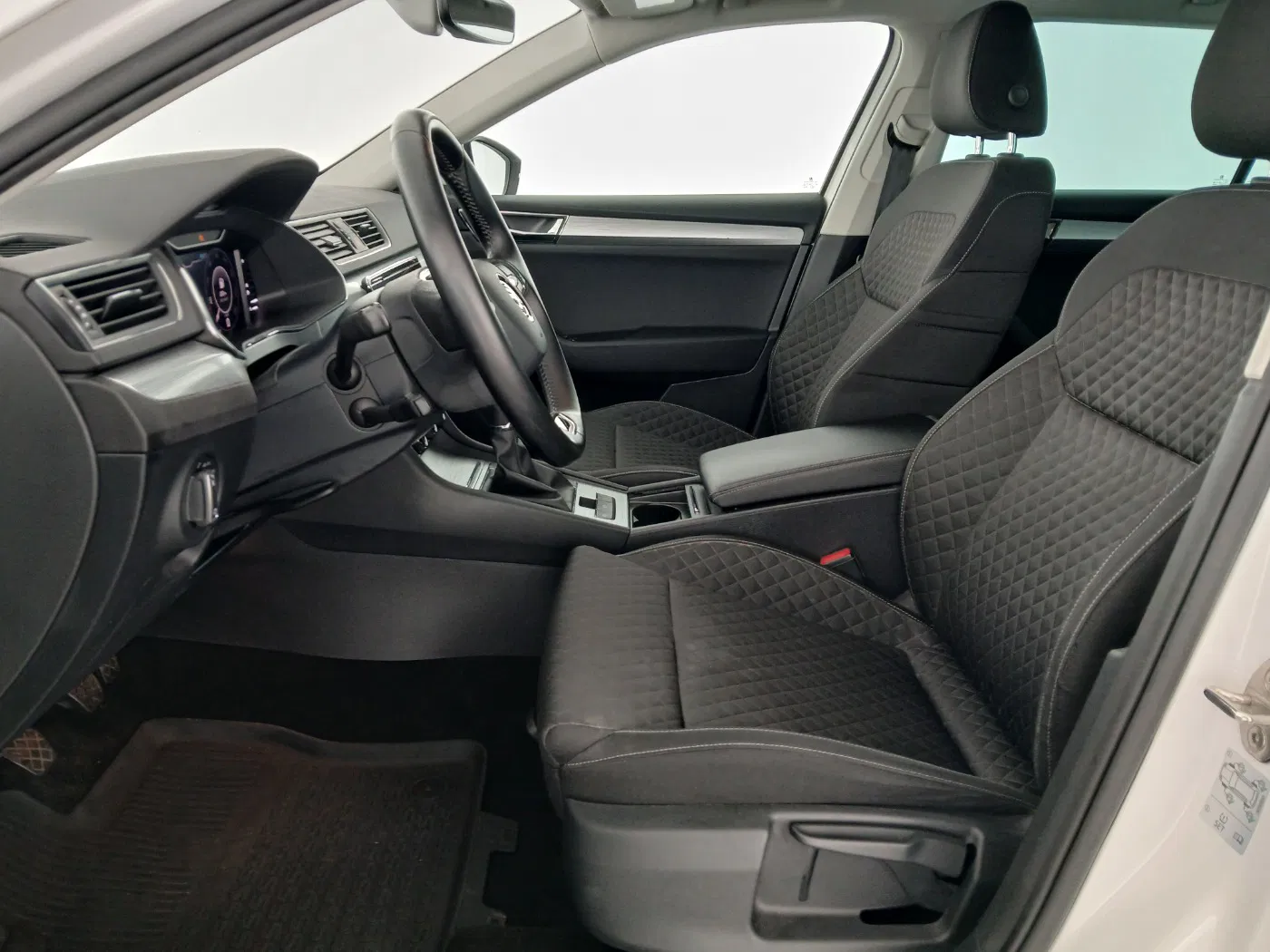 Skoda Superb Combi 2.0 TDI Ambition | Bild 14 von 30