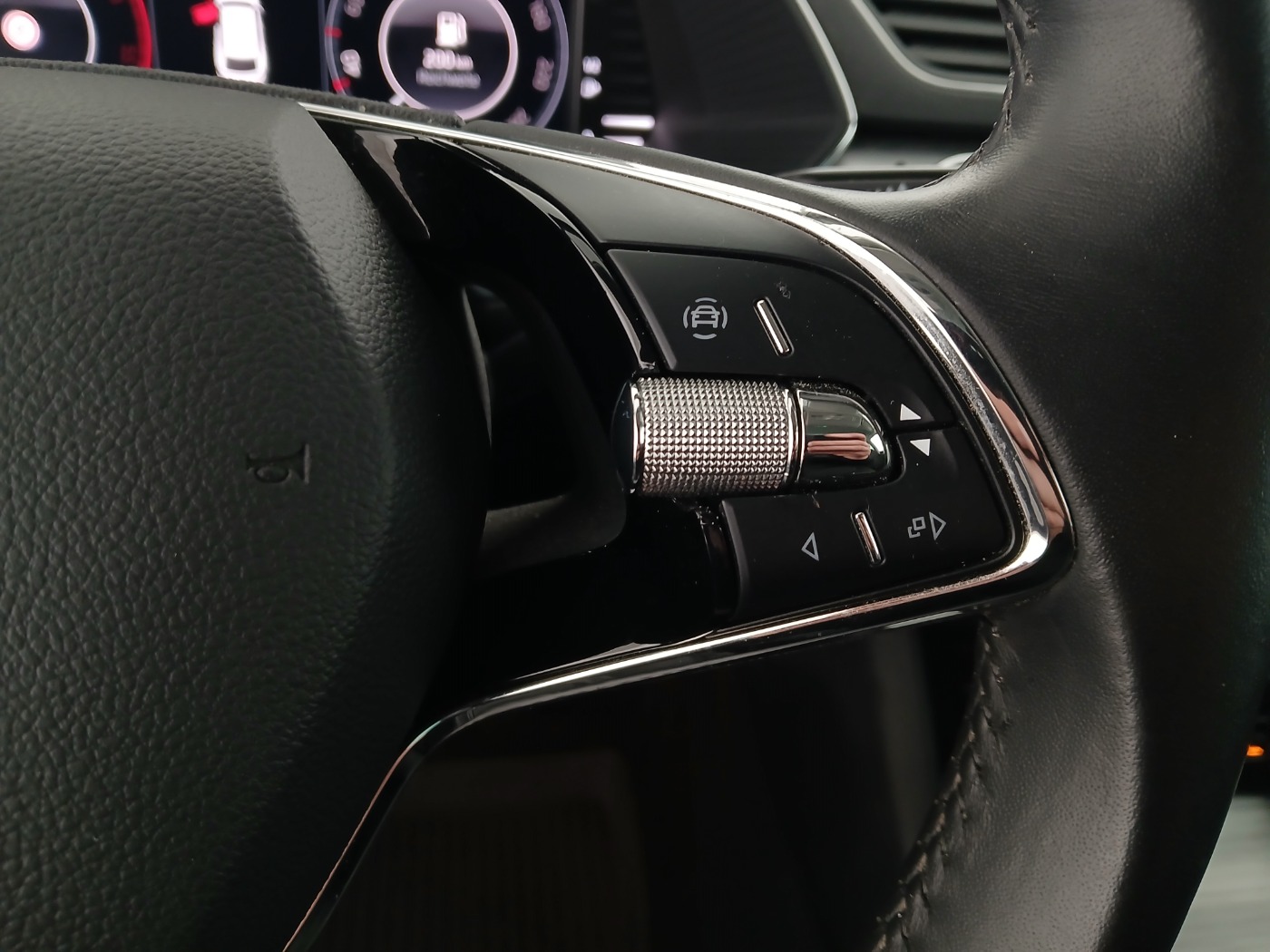 Skoda Superb Combi 2.0 TDI Ambition | Bild 18 von 30