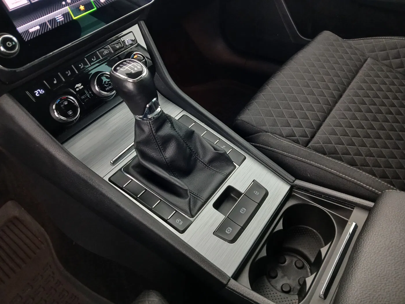 Skoda Superb Combi 2.0 TDI Ambition | Bild 19 von 30