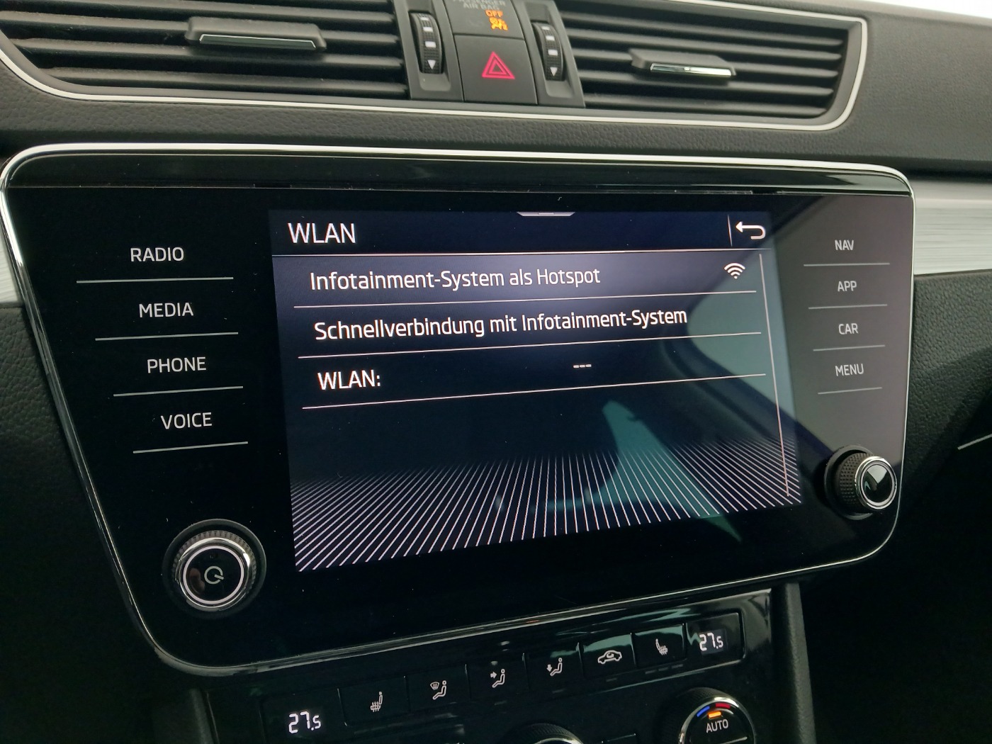 Skoda Superb Combi 2.0 TDI Ambition | Bild 27 von 30