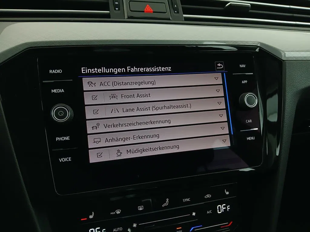 VW Passat Variant 1.5 TSI DSG | Bild 21 von 27