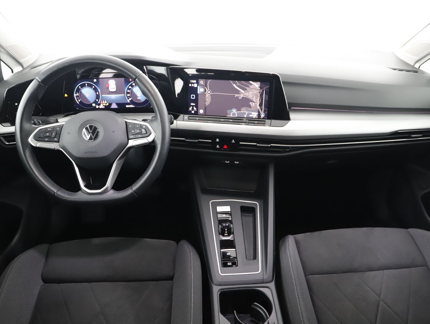 VW Golf VIII 2.0 TDI Life DSG | Bild 13 von 22