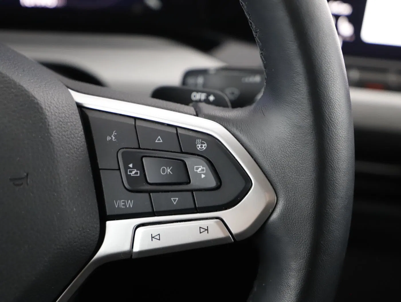 VW Golf VIII 2.0 TDI Life DSG | Bild 15 von 22