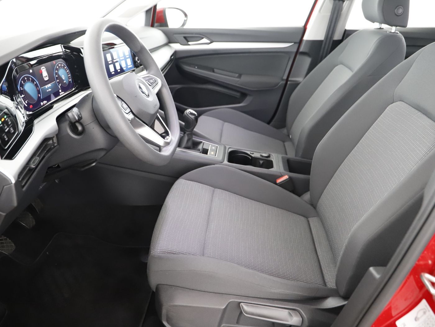 VW Golf VIII 1.0 TSI Rabbit | Bild 8 von 24