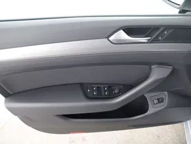 VW Passat Variant 2.0 TDI BMT | Thumbnail 9 von 24