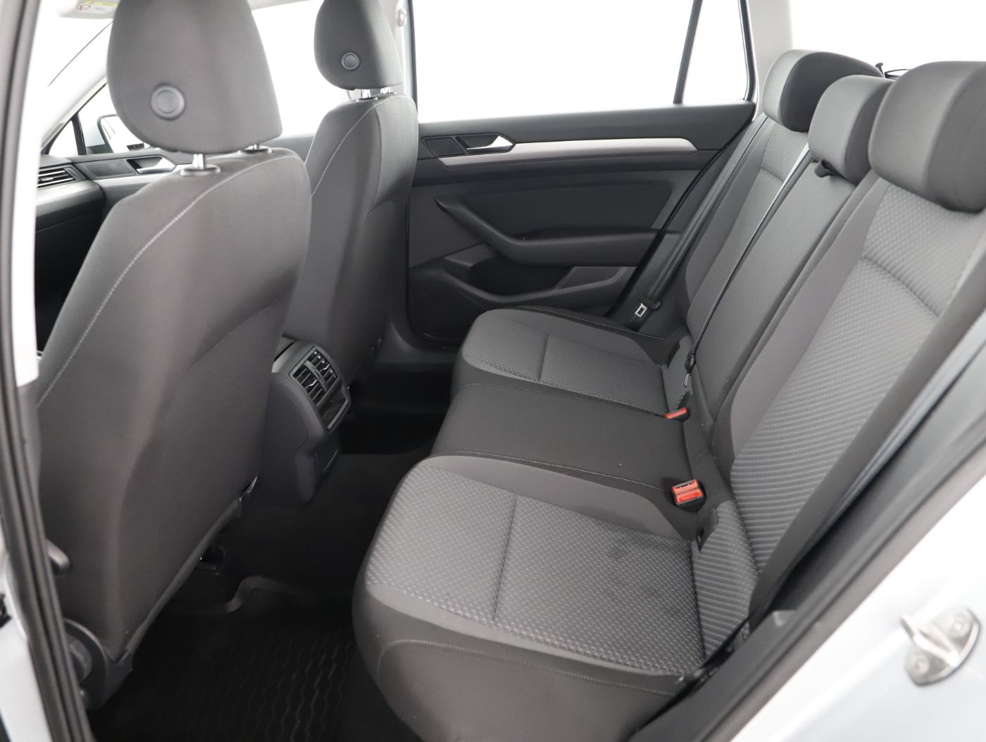 VW Passat Variant 2.0 TDI BMT | Bild 12 von 24