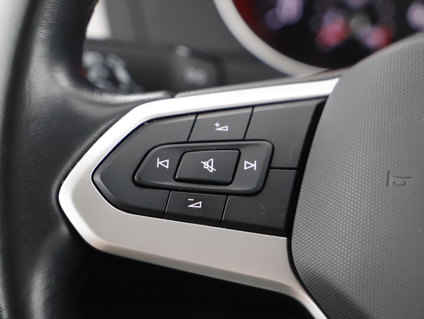 VW Passat Variant 2.0 TDI BMT | Bild 15 von 24