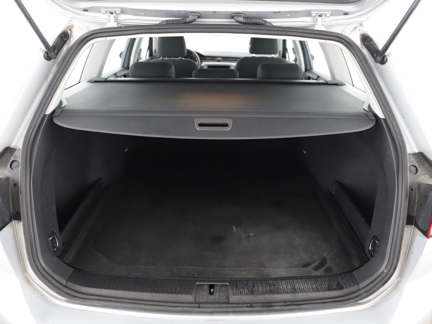 VW Passat Variant 2.0 TDI BMT | Bild 23 von 24