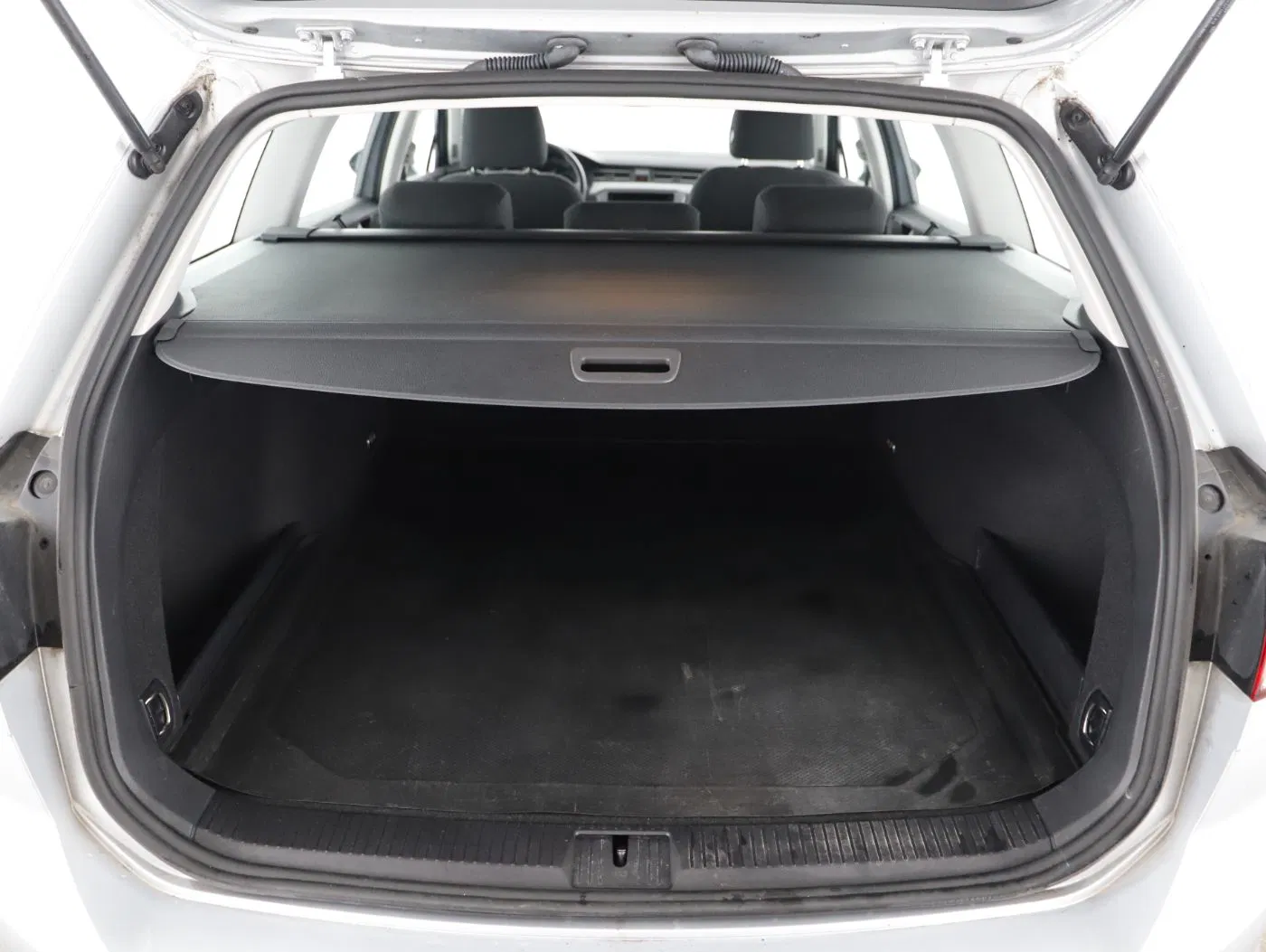 VW Passat Variant 2.0 TDI BMT | Bild 23 von 24