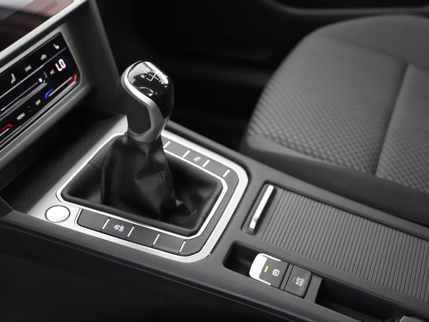 VW Passat Variant 2.0 TDI BMT | Bild 17 von 24