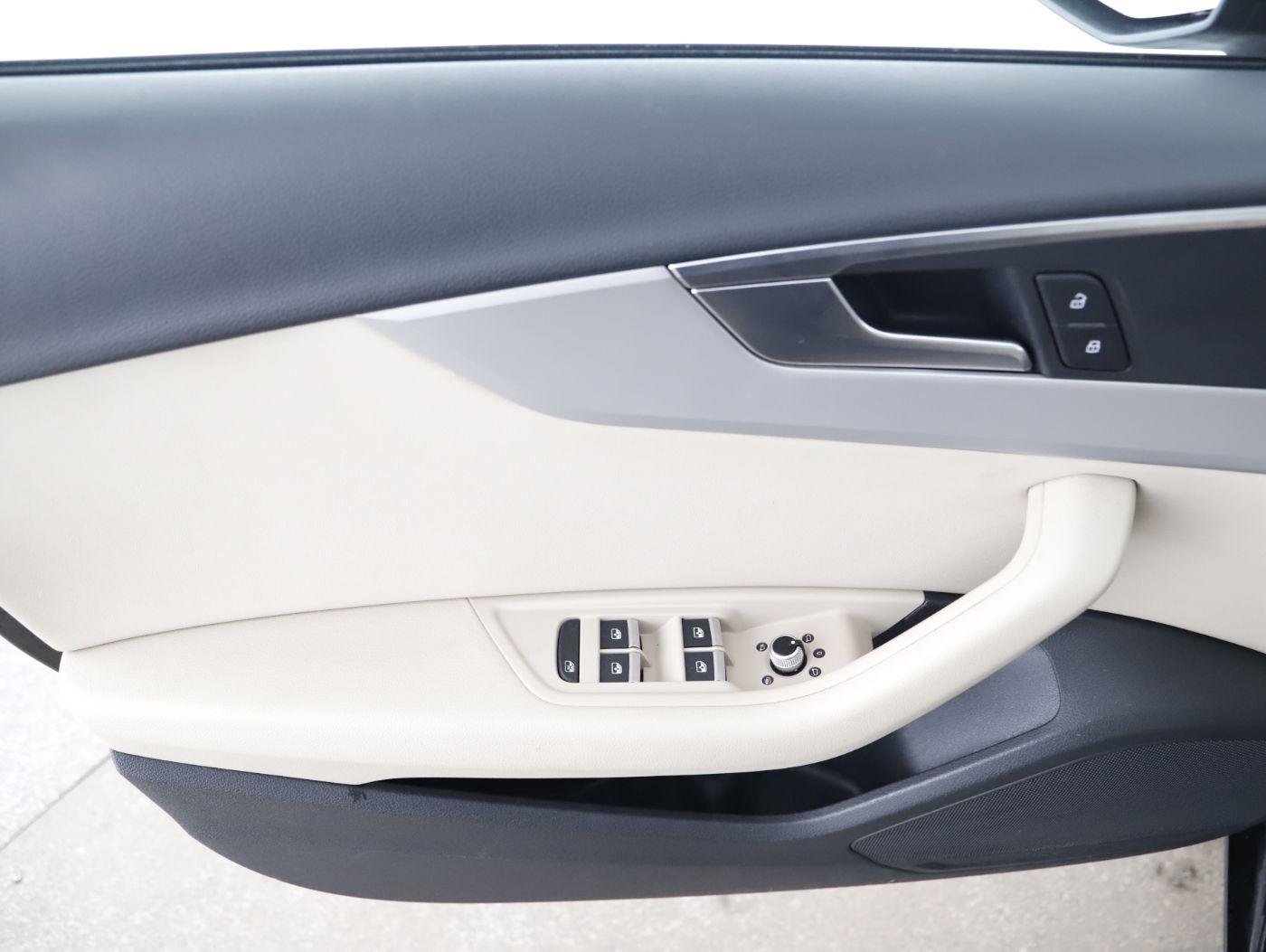 Audi A4 Avant 30 TDI Aut. | Bild 10 von 28