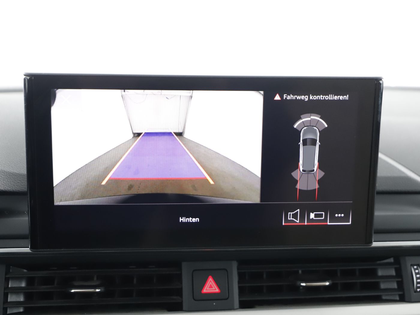 Audi A4 Avant 30 TDI Aut. | Bild 23 von 28