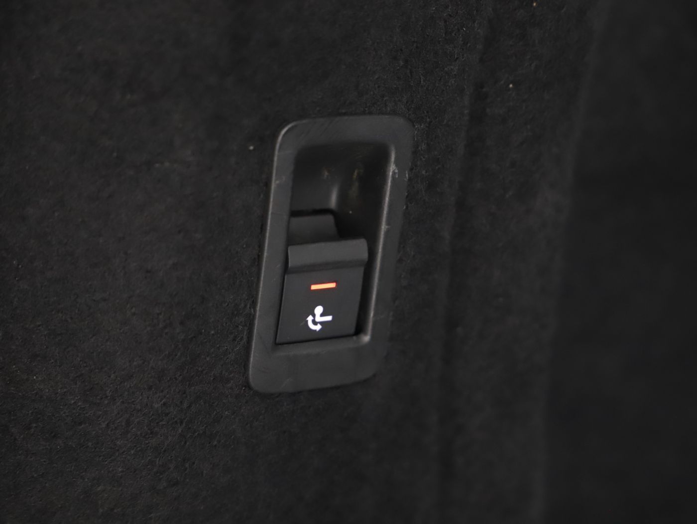 Audi A4 Avant 30 TDI Aut. | Bild 26 von 28